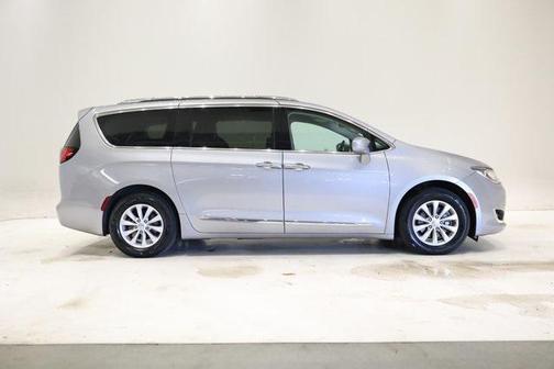 2018 Chrysler Pacifica Touring-L