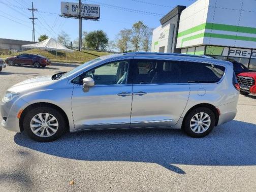 2018 Chrysler Pacifica Touring-L
