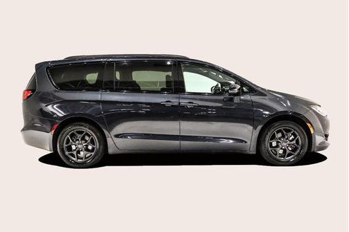 2019 Chrysler Pacifica Touring-L Plus