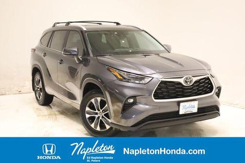 Magnetic Gray Metallic 2024 Toyota Highlander XLE
