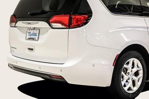 2020 Chrysler Pacifica Touring-L Plus