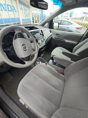 2011 Toyota Sienna LE