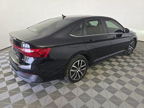 Deep Black Pearl 2025 Volkswagen Jetta 1.5T SE