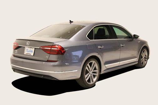 2017 Volkswagen Passat 1.8T R-Line w/Comfort