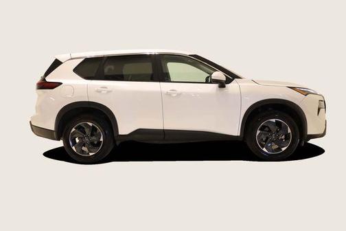 Everest White Pearl 2025 Nissan Rogue SV