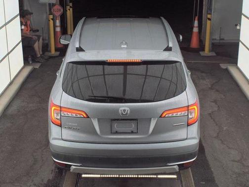 2021 Honda Pilot Touring 8-Passenger