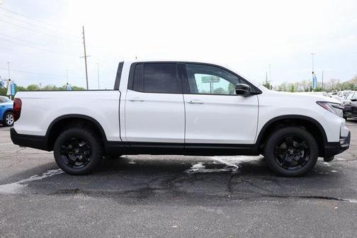 2025 Honda Ridgeline Black