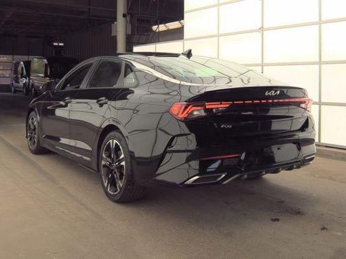 Ebony Black 2022 Kia K5 GT-Line