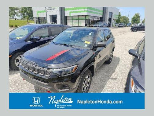 Diamond Black Crystal Pearlcoat 2022 Jeep Compass Trailhawk