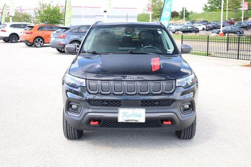 Diamond Black Crystal Pearlcoat 2022 Jeep Compass Trailhawk
