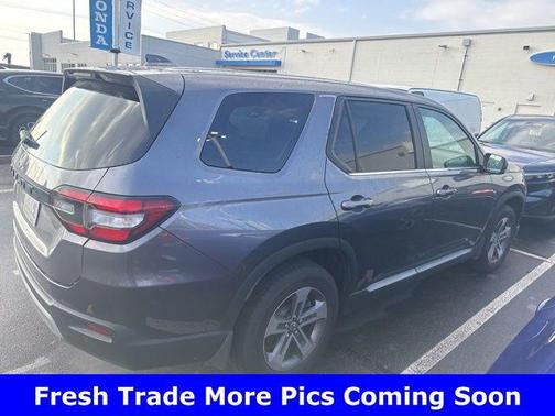 2023 Honda Pilot AWD EX-L 8 Passenger