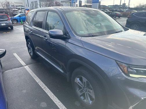 2023 Honda Pilot AWD EX-L 8 Passenger