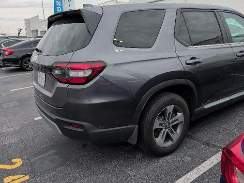 2023 Honda Pilot AWD EX-L 8 Passenger