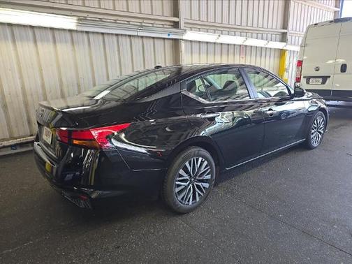 Super Black Clearcoat 2025 Nissan Altima 2.5 SV