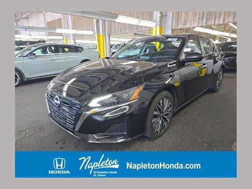 Super Black Clearcoat 2025 Nissan Altima 2.5 SV