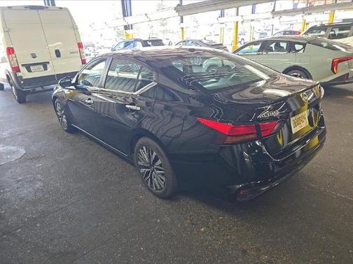 Super Black Clearcoat 2025 Nissan Altima 2.5 SV