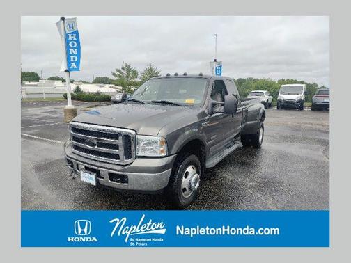 Silver Clearcoat Metallic 2006 Ford F-350 XLT