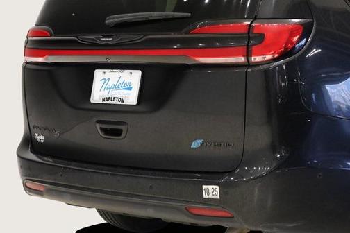 2022 Chrysler Pacifica Hybrid Limited