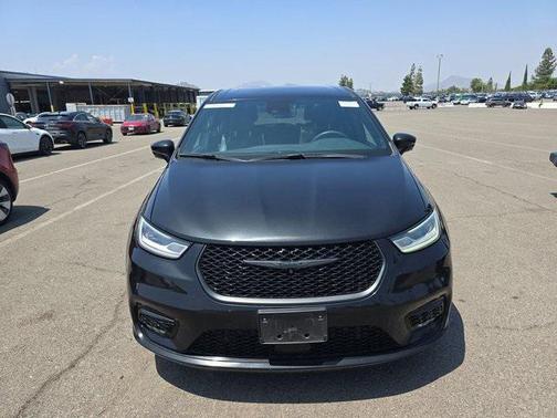 2022 Chrysler Pacifica Hybrid Limited