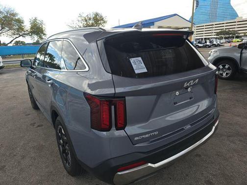 2024 Kia Sorento S
