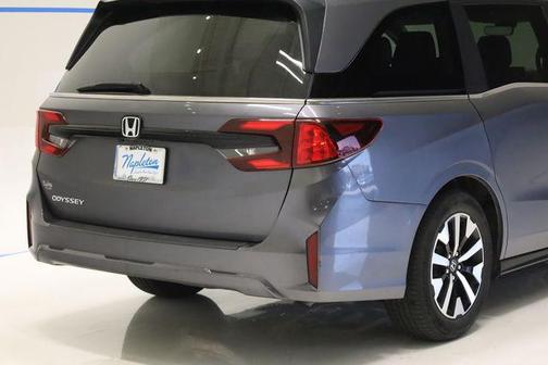 Sonic Gray Pearl 2025 Honda Odyssey EX-L