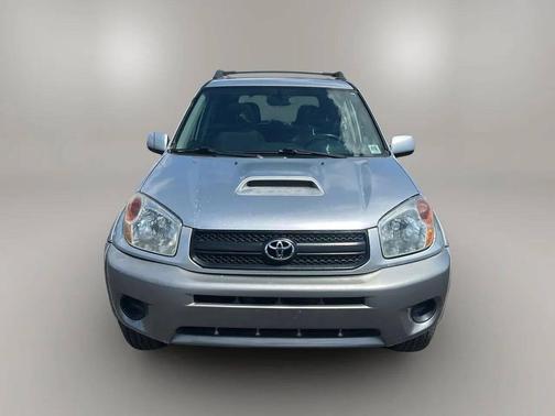 Silver 2004 Toyota RAV4 Base