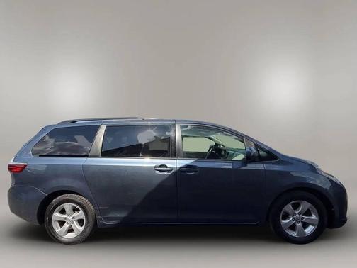 2015 Toyota Sienna LE
