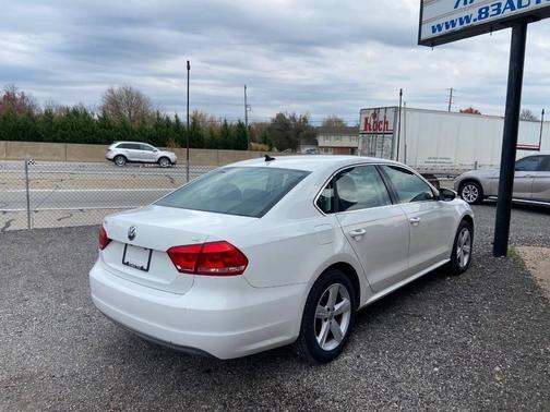 2012 Volkswagen Passat 2.5 SE