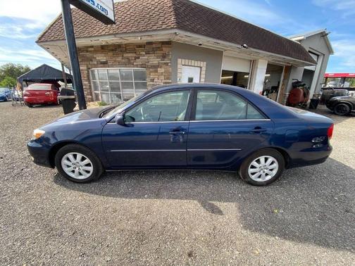 2004 Toyota Camry XLE