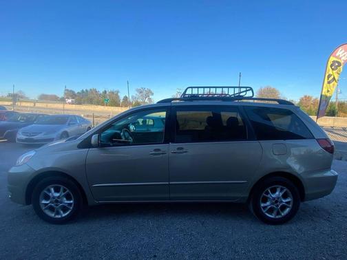 2005 Toyota Sienna XLE