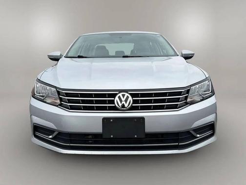 Reflex Silver Metallic 2016 Volkswagen Passat 1.8T SE