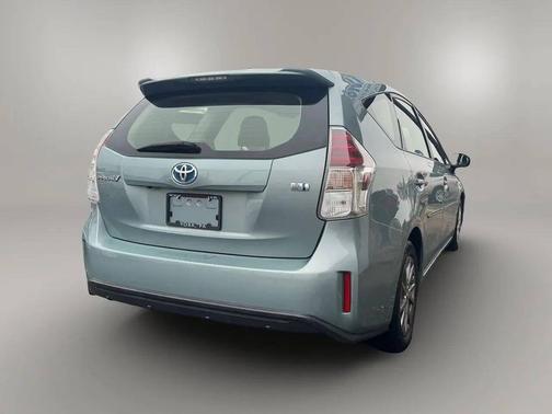 2015 Toyota Prius v Five
