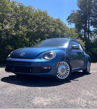 Blue 2016 Volkswagen Beetle 1.8T SE