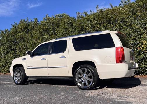 2009 Cadillac Escalade ESV Standard