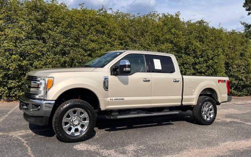 Champagne 2017 Ford F-250 Lariat