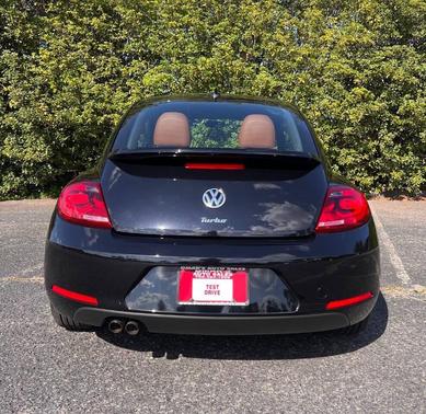Deep Black Pearl 2016 Volkswagen Beetle 1.8T