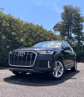 Mythos Black Metallic 2022 Audi Q7 45 Premium Plus