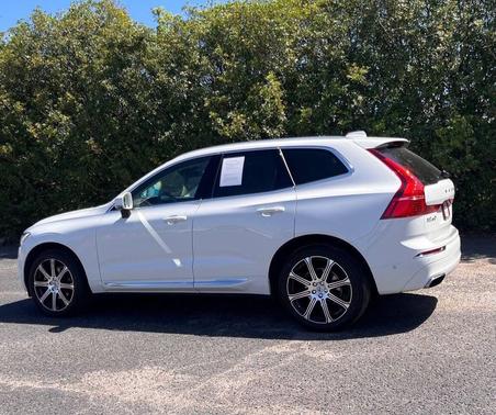 White 2019 Volvo XC60 T5 Inscription
