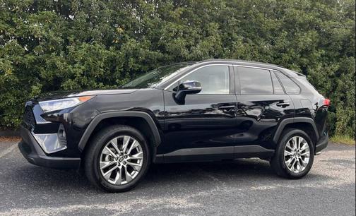 2020 Toyota RAV4 XLE Premium