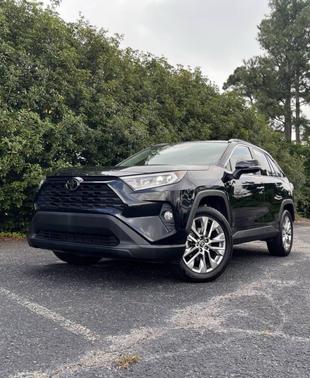 2020 Toyota RAV4 XLE Premium
