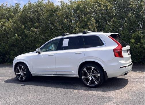 White 2021 Volvo XC90 T6 Inscription