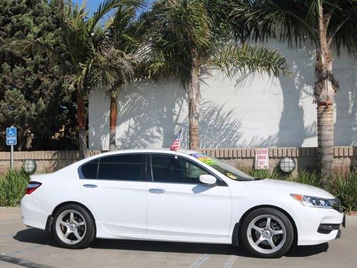 Photo 5 of 27 of 2016 Honda Accord Sport