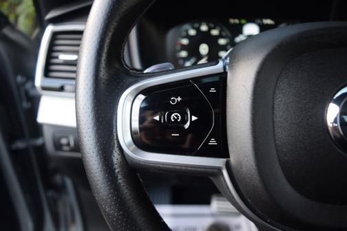 2017 Volvo XC90 T6 R-Design