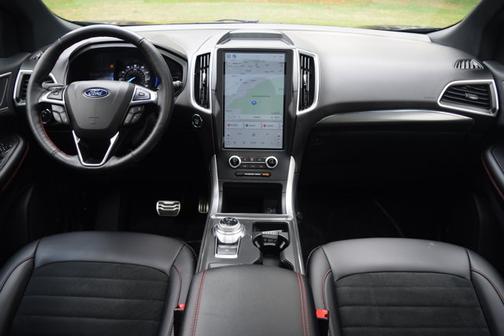 2022 Ford Edge ST Line