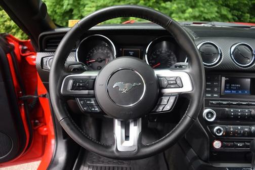 2016 Ford Mustang V6