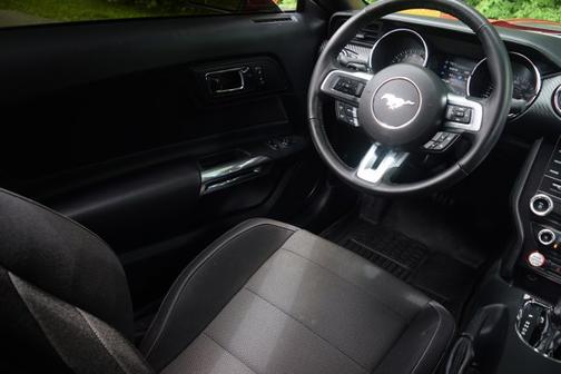 2016 Ford Mustang V6