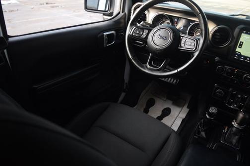 2021 Jeep Gladiator Willys