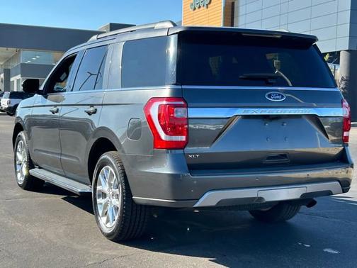 Magnetic 2021 Ford Expedition XLT
