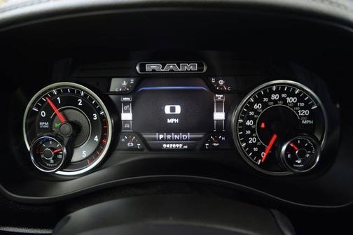Diamond Black Crystal Pearlcoat 2021 RAM 3500 Laramie