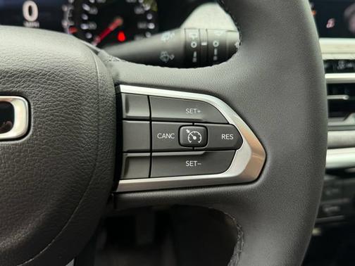 Baltic Gray Metallic Clearcoat 2024 Jeep Compass Latitude